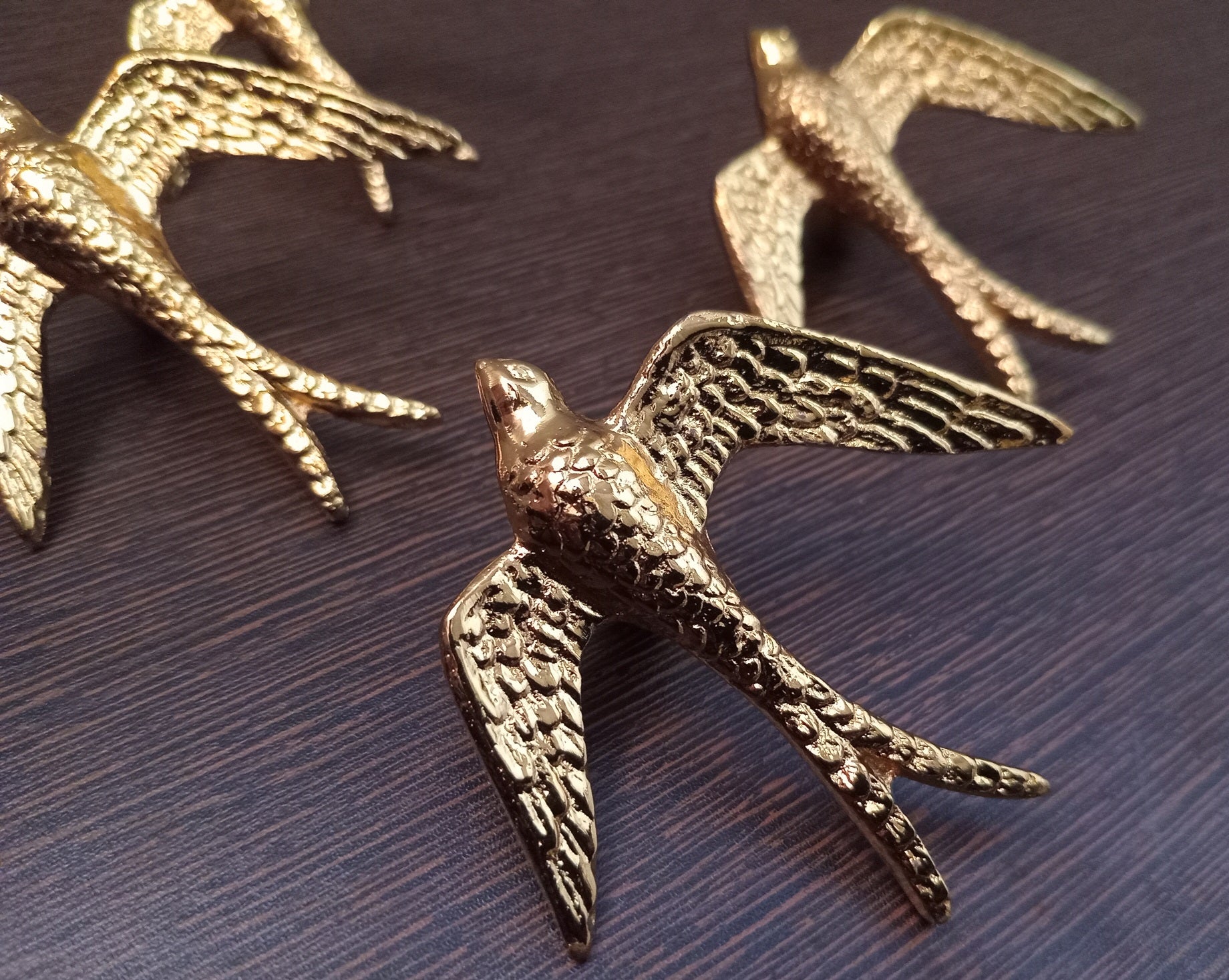 Black Kite Brass Cabinet Knob, Vintage Style Bird Drawer Pull, Animal Hardware Home Decor (Set of 4)